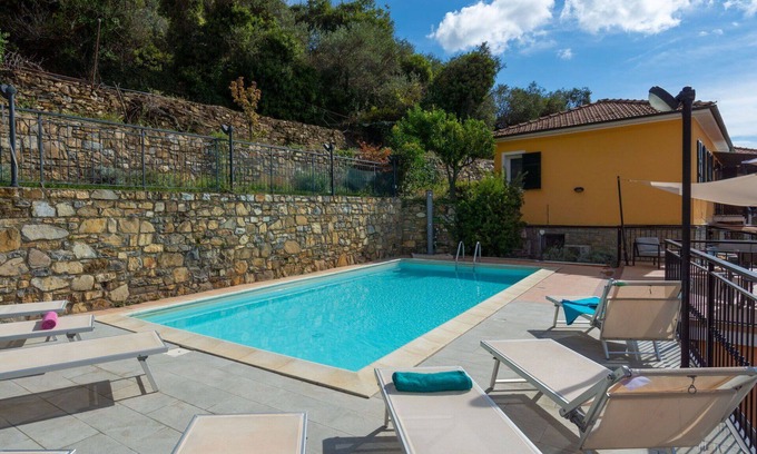 Pietrabruna Apartment | Nice apartment for 18 guests with WIFI, private pool, TV, patio and panoramic view