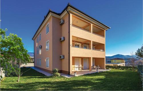 Soboli Apartment | Nice Apartment In Calvle With Wifi