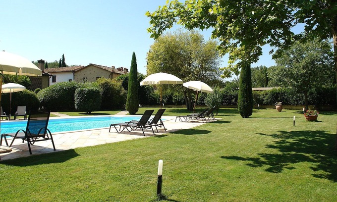 Poggiarello Villa | Nice apartment in villa with WIFI, pool, TV, terrace and pets allowed, close to San Gimignano