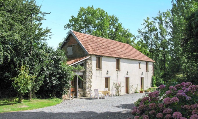 Savigny House | Nice apartment in villa for 4 people with WIFI, TV and pets allowed