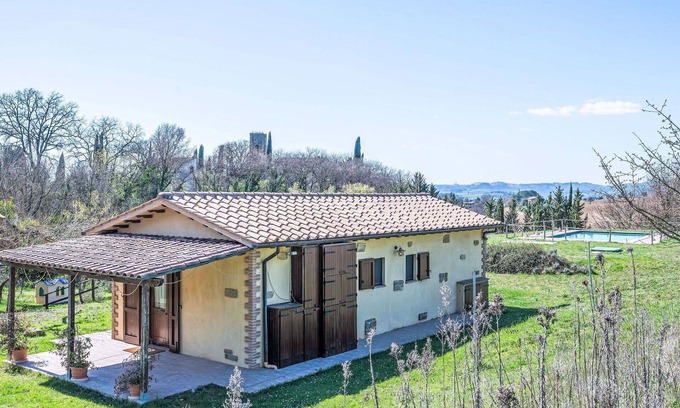 Lidarno Villa | Nice apartment in villa for 4 people with pool, A/C, WIFI, TV, patio and pets allowed