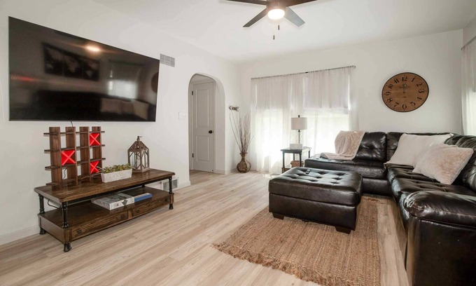 Wichita House | Nice East Side 3BR 2BA WIFI SMART TV