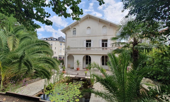 Pontaillac Apartment | Nice historic apartment 130 meters from chic sandy beach of Pontaillac in Royan