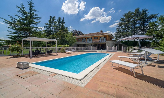 Asti House | Nice home in Asti with jacuzzi