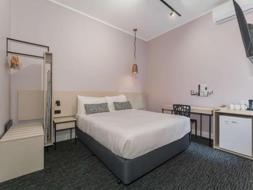 Perth Central Business District Hotel | Nightcap at Belgian Beer Cafe