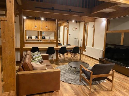 Niseko Ski Chalet | Niseko Annupuri Royal Chalet