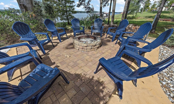 Nacogdoches House | nnWelcome to Lake Daze, your ultimate lakefront getaway on Lake Nacogdoches!