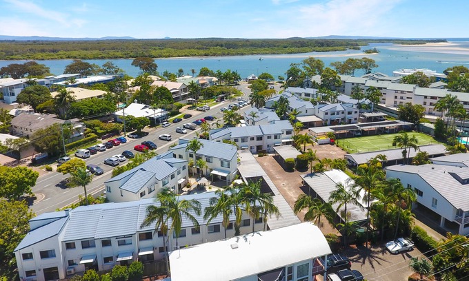 Noosaville Apartment | Noosa Place Resort