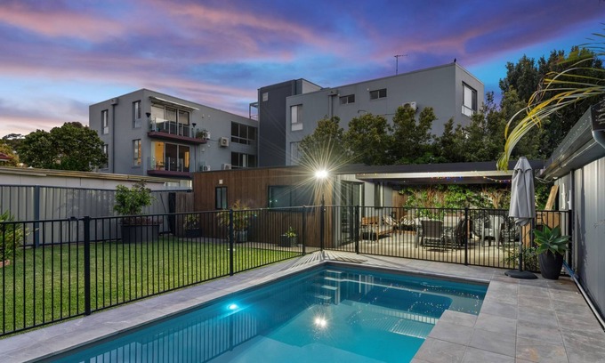 Forster House | Nordic House - central home with a pool