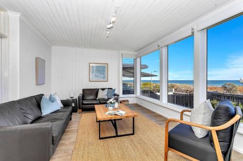 Grange House | Norfolk on the Esplanade - Steps to Grange Beach