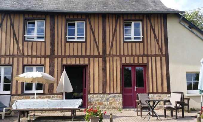 Barenton Cottage | Norman house with fireplace, pets allowed in Barenton