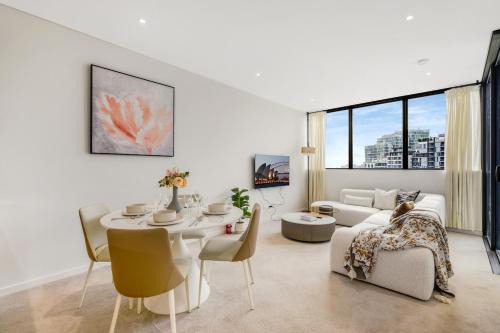 North Sydney Apartment | North Sydney Stylish 2Br Prime Location Walk to Metro & CBD