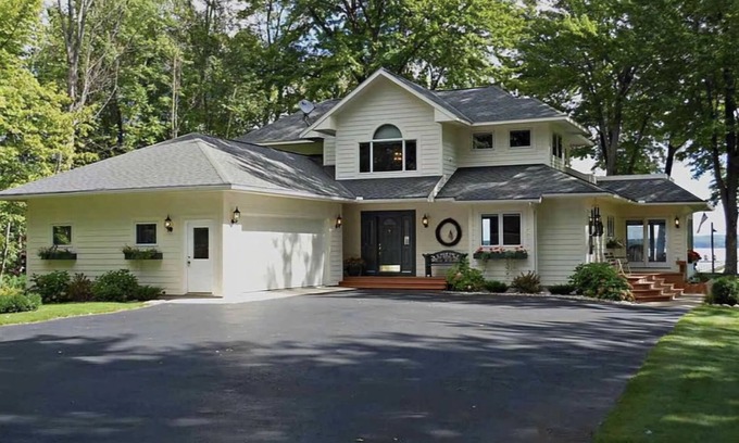 Brutus House | Northern Retreat Burt Lake's Western Shore