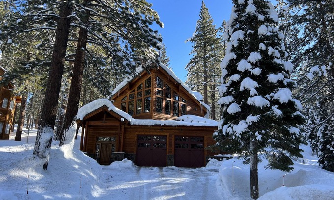 Truckee Ski Chalet | NorthStar North Lake Tahoe Home 5BR 5BA Bonus Sleeps 12 10+2 or 4 under 12