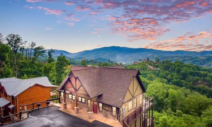 Gatlinburg Cabin | Not just a Stay - A Family Escape in the Smokies!