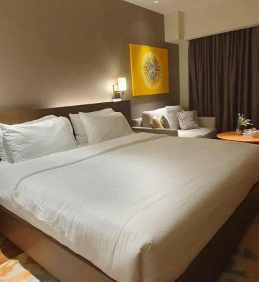 Makati Hotel | Novotel Manila Residence Hotel by Jolly Luxe Suites at Acqua
