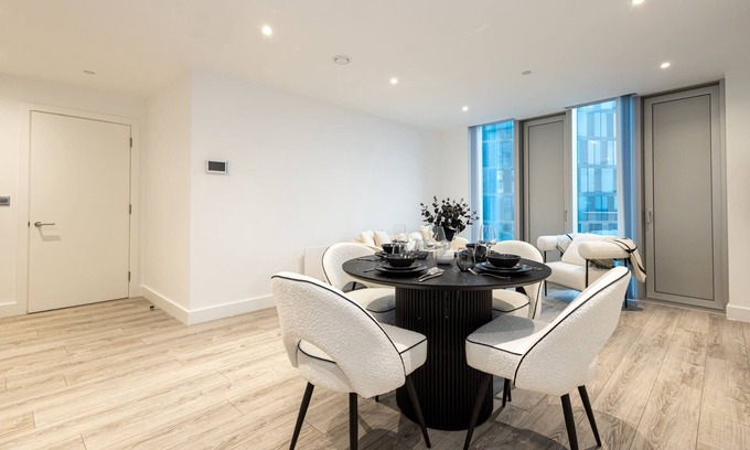 Castlefield Apartment | Nuvola Suite ~ Luxury 1BR Apartment w/Stunning Views!