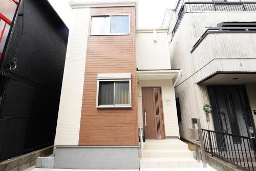 Shinjuku Villa | NYHotel 5 新宿2階建て4室1バスルーム1シャワー2トイレ