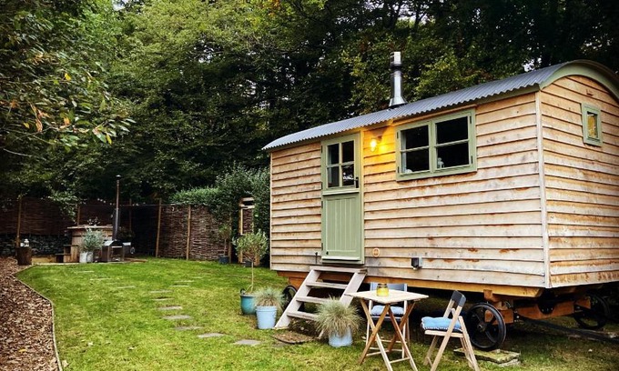 Honley Other | Oak + Stars Hideaway
