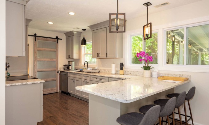 Black Mountain House | Oaken Hill