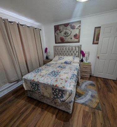 Wandle Valley Bed & Breakfast | Oakley Room