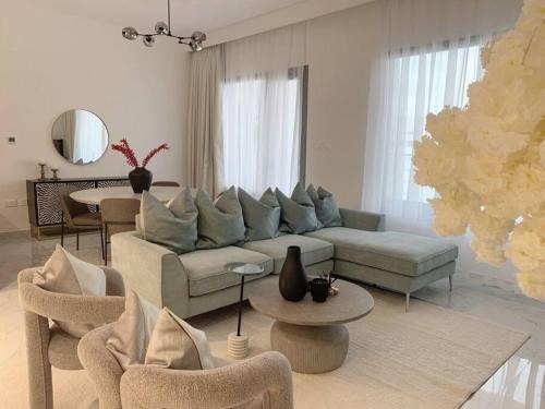Masdar City Apartment | Oasis in the Desert