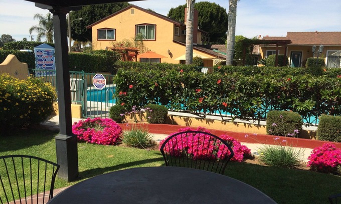 San Roque Hotel | Oasis Inn & Suites