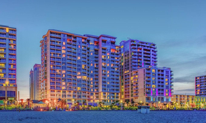 Northeast Virginia Beach Resort | Ocean Beach Club Virginia Beach - 3 BEDROOM CITY VIEW W/3 KING BEDS W/SOFABED