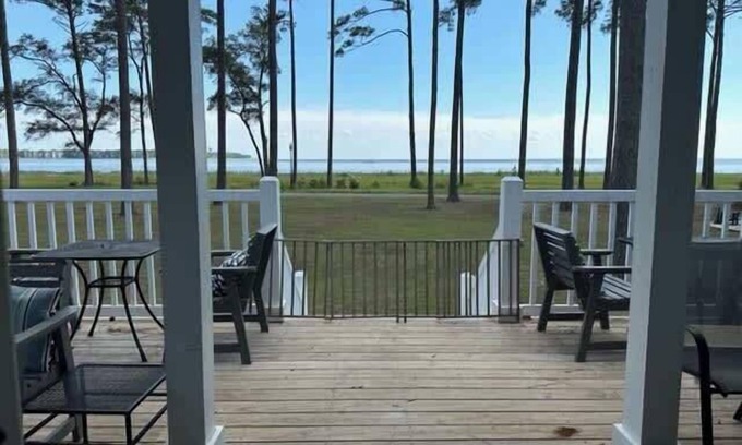 Melrose on the Beach House | Ocean-Front 2Bdr Cottage in Daufuskie