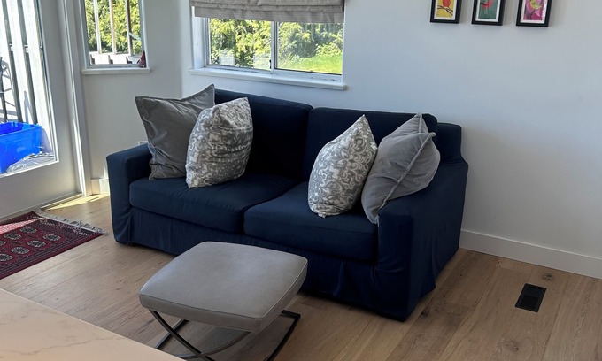 Gibsons House | Ocean view close to the best beach on the Sunshine Coast.