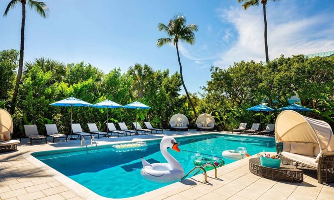 Islamorada Hotel | Ocean View Guest Room, 2 Queens, Balcony | Free Parking | Outdoor Pool