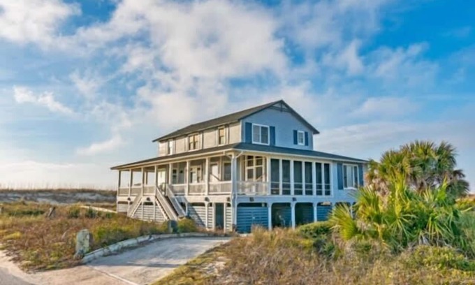 Bald Head Island House | Ocean view home, remodeled with large bedrooms and living space! Wrap around porches for enjoyment