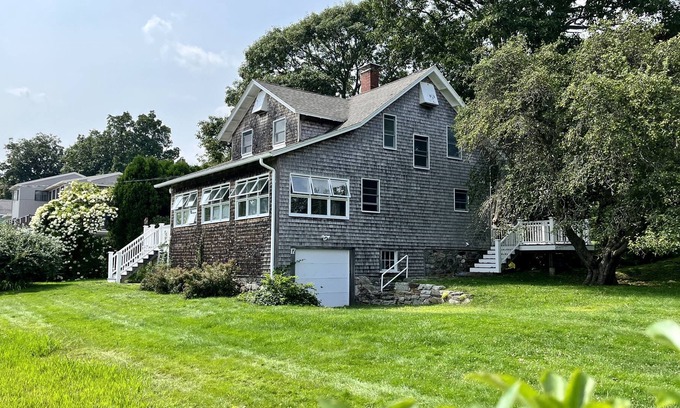 Rye House | Ocean View Property in Quiet Neighborhood at Wallis Sands Beach