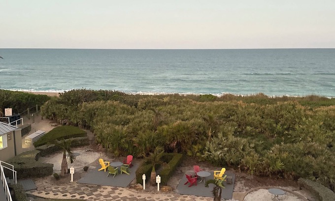 Stuart Condo | Oceanfront Heated Pool, Tiki Bar 3rd floor end unit