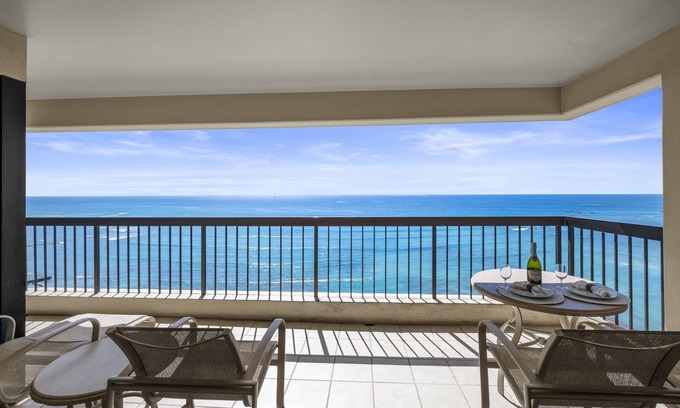 Waikiki Condo | Oceanfront Paradise Retreat at Waikiki Beach Tower Amazing Hotel Amenities