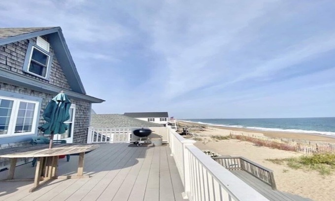 Salisbury Cottage | Oceanfront penthouse with deck and spectacular views!