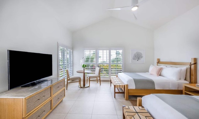 Islamorada Hotel | Oceanfront Property w/Outdoor Pools, Pets Allowed, Free Parking Onsite