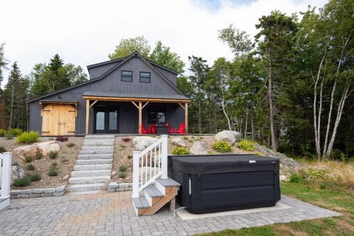 Steuben House | Oceanview Barnhouse Retreat with Hot Tub