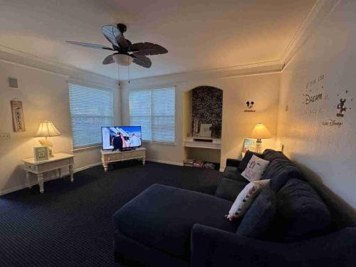 Kissimmee Apartment | October Deal Only 97 dollars a night - Family Villa with a Pool FREE Disney Shuttle - 2 Bedrooms, 2 Baths -Sleeps 8- 3019