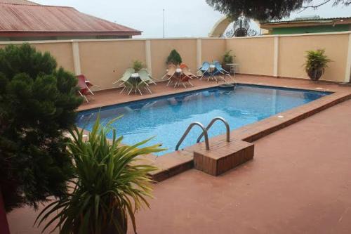 Benin City Apartment | Oko Courts MU1 3 BR Apartment with SWIMMING POOL