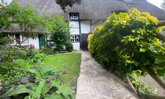 Shottery House | Old Cottage in Stratford upon Avon