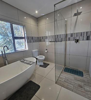 Rustenburg House | Omosa Guest House