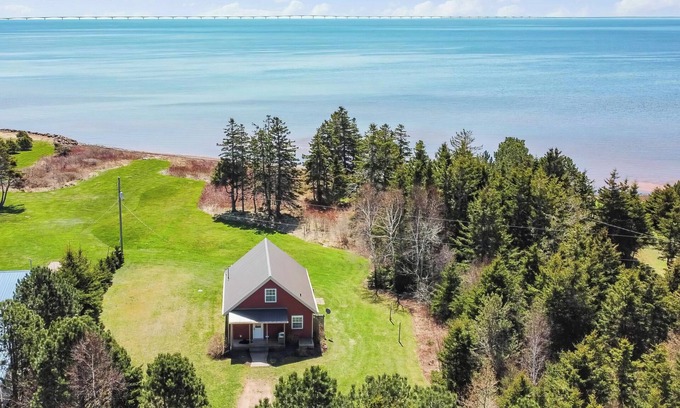 Fernwood Cottage | On one of the ๐๐๐น๐ฎ๐ป๐ฑ'๐ ๐ฏ๐ฒ๐๐ ๐ฏ๐ฒ๐ฎ๐ฐ๐ต๐ฒ๐; enjoy sun, sand & sea!