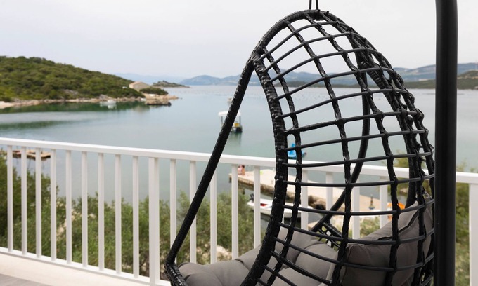 Putnikovic Apartment | One bedroom apartment near beach Žuronja, Pelješac (A-10137-a)