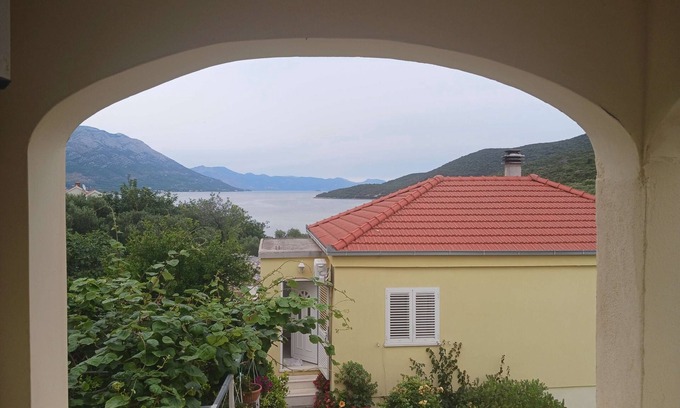 Kneza Apartment | One bedroom apartment with balcony and sea view Kneža, Korčula (A-23421-a)