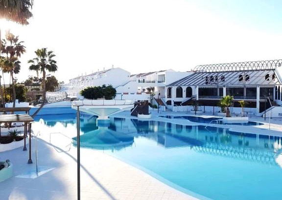 Arona Apartment | One bedroom appartement with shared pool garden and wifi at Costa del Silencio 1 km away from the beach