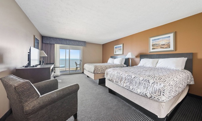 Put-in-Bay Hotel | One Block from Downtown with Lake View