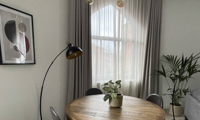 Birmingham City Centre Apartment | OneFiveSix Unique ApartHotel 2 Bed