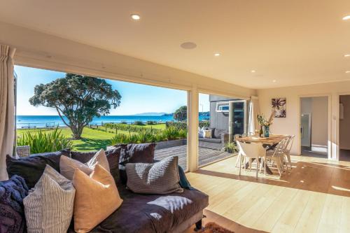 Onetangi House | Onetangi Beachfront Escape - Coast & Country