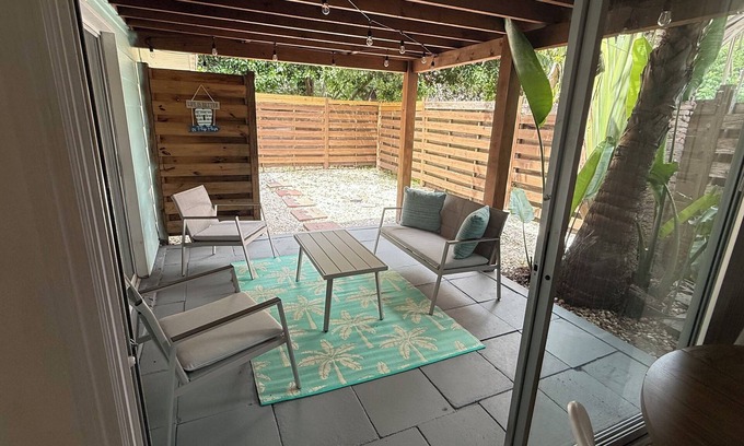 South Sarasota House | Only 10 min to Siesta Key!